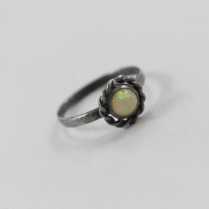Opal z Etiopii - uroczy pierścionek - ChileArt